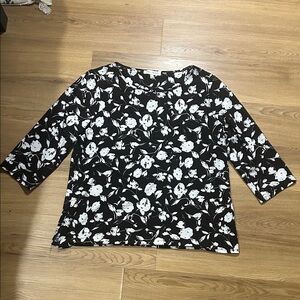 Emily Daniels Black and White Floral Blouse woman’s size XL